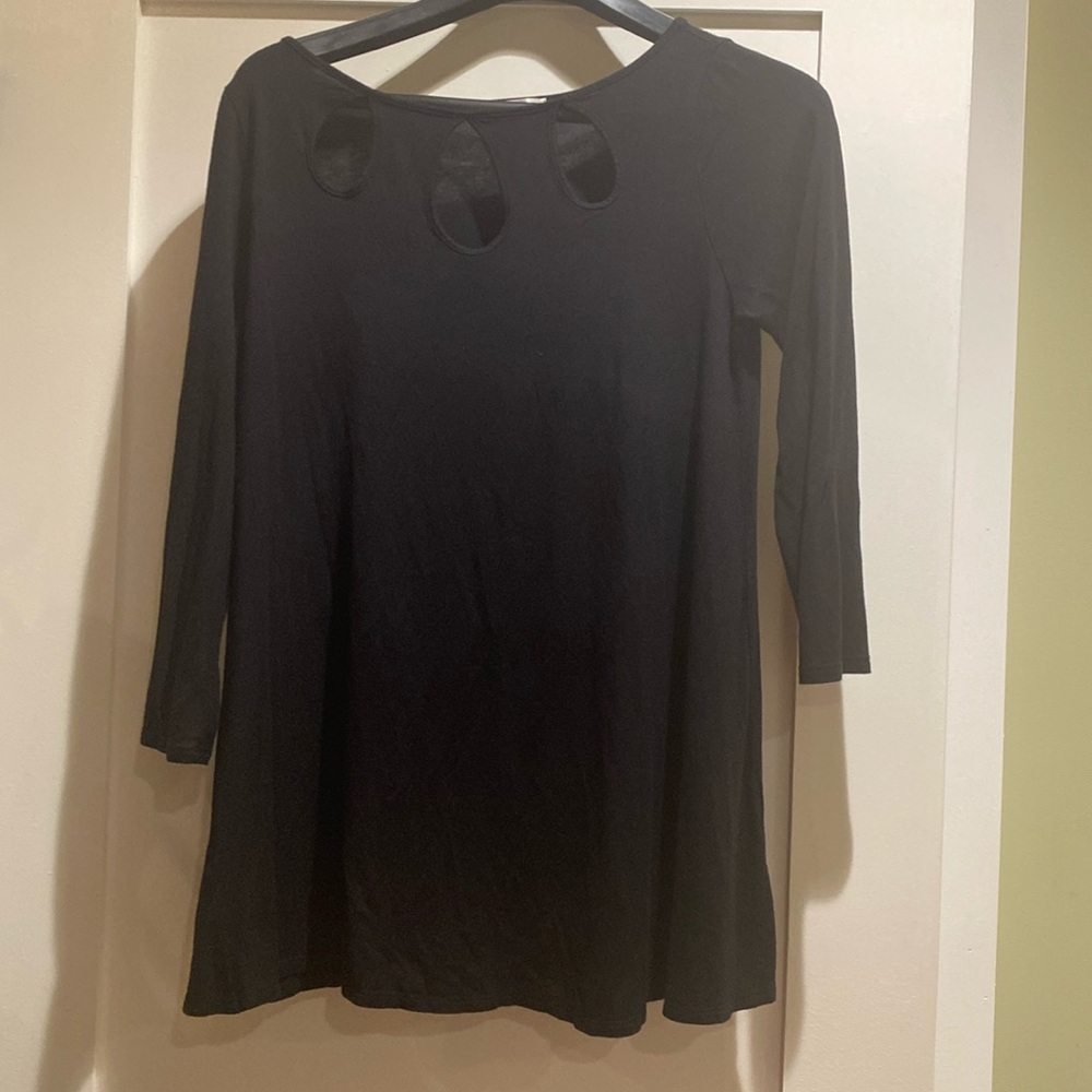 Emerald black top size medium EUC